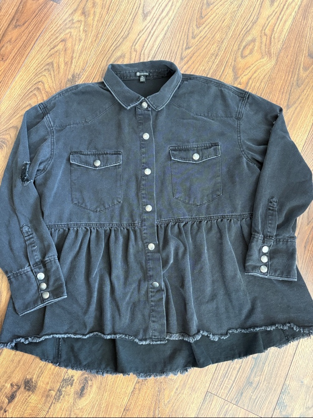 Versona Black Button-Up Shirt Jacket
